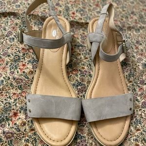 Dr. Scholl’s sandals.